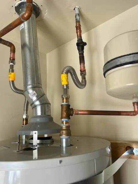 Water heater installation and plumbing repair in Hodgkins